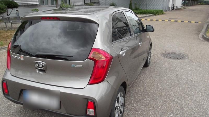 Używany Kia Picanto 86 KM (63 kW) 2015 Szary Hatchback