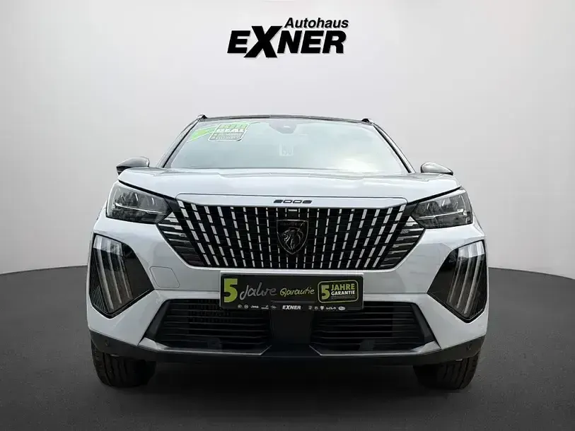 Gebraucht Peugeot 2008 GT 131 PS (96 kW) 2023 Weiß / dach schwarz SUV