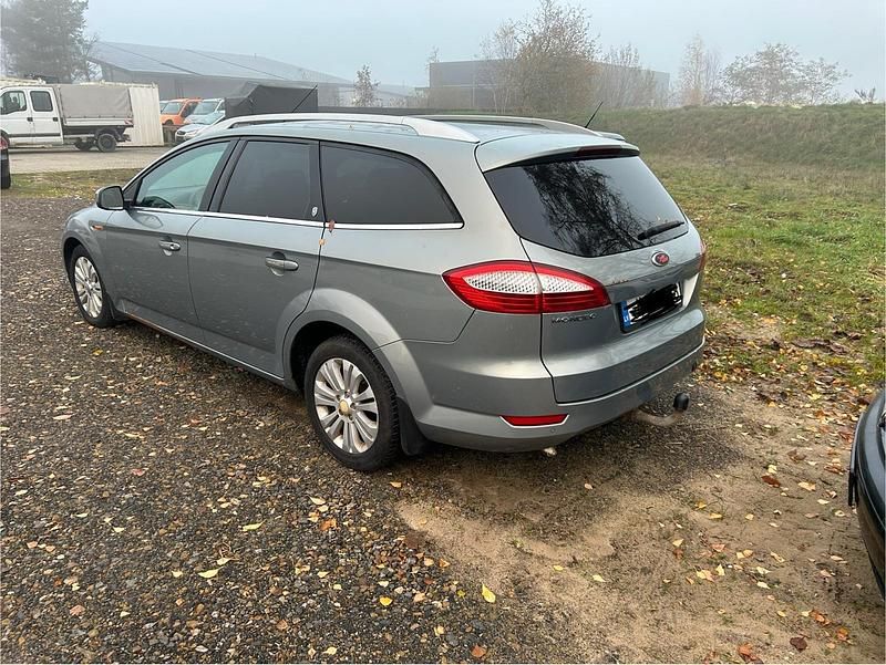 Gebraucht Ford Mondeo 130 PS (95 kW) 2007 Grau Kombi