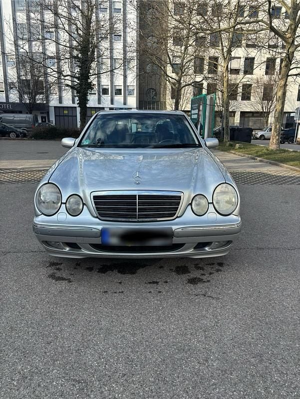 Gebraucht Mercedes E320 224 PS (164 kW) 2000 Grau Limousine