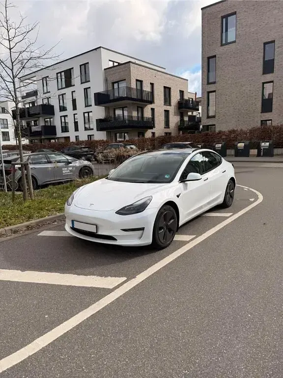 Gebraucht Tesla Model 3 Long Range RWD 208 kW (283 PS) 2023 Weiß Limousine