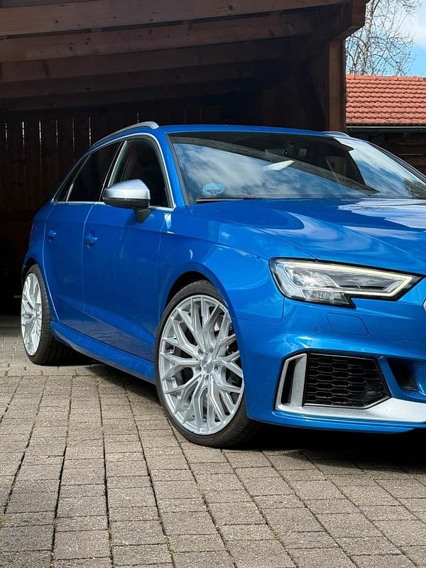 Second-hand Audi RS3 400 CP (294 kW) 2020 Albastru Berlinǎ
