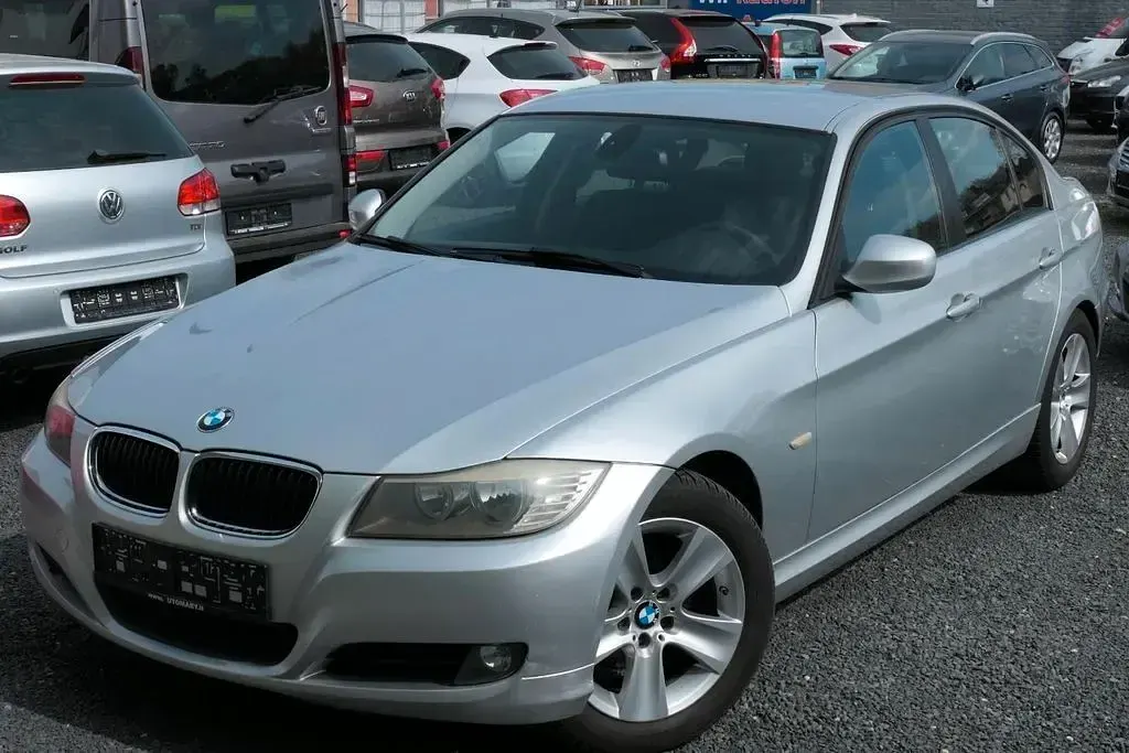 Gebraucht BMW 320 Lifestyle 184 PS (135 kW) 2011 Silber Limousine