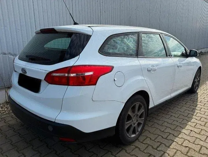 Używany Ford Focus 120 KM (88 kW) 2015 Biały Kombi