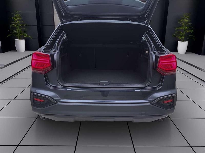 Gebraucht Audi Q2 Comfort 150 PS (110 kW) 2025 Manhattangrau metallic SUV