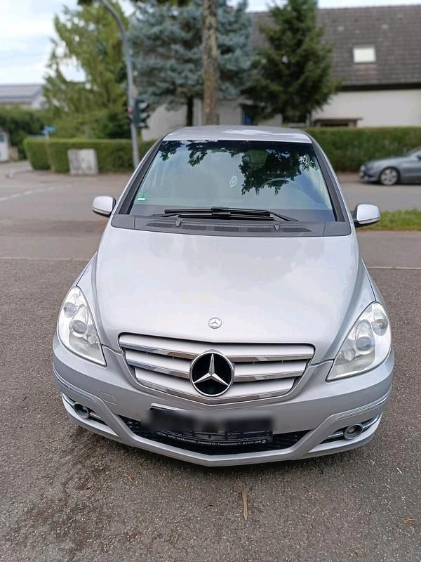 Silber Gebraucht 2009 Mercedes B200 Van / Kleinbus | 4.400 € (Fairer Preis) - Bild 1/4