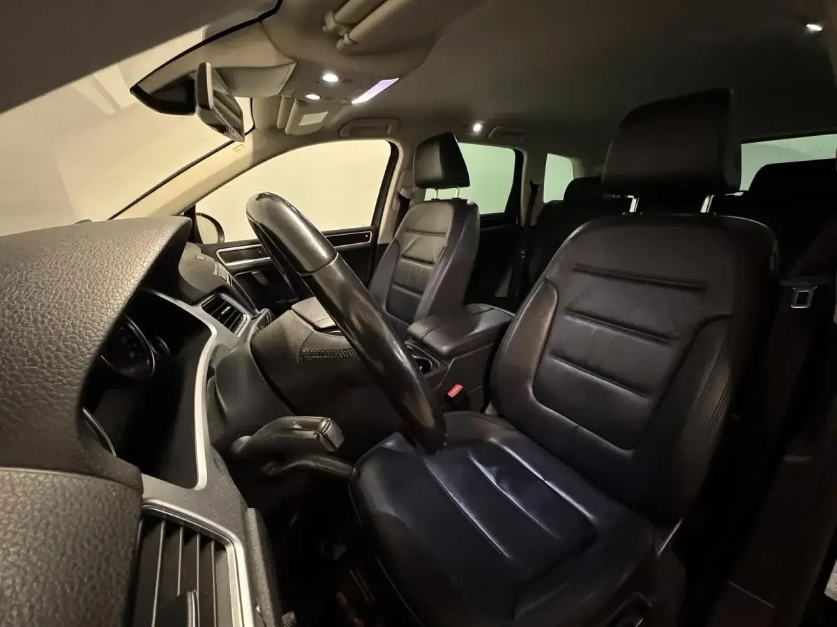 Gebraucht VW Touareg 262 PS (192 kW) 2014 Schwarz SUV