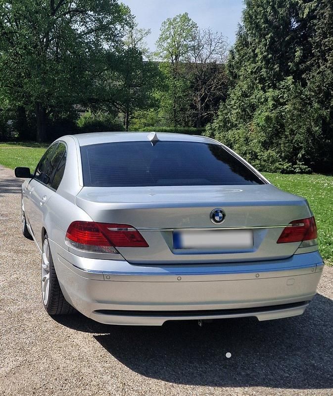 Gebraucht BMW 740 306 PS (225 kW) 2006 Silber Limousine