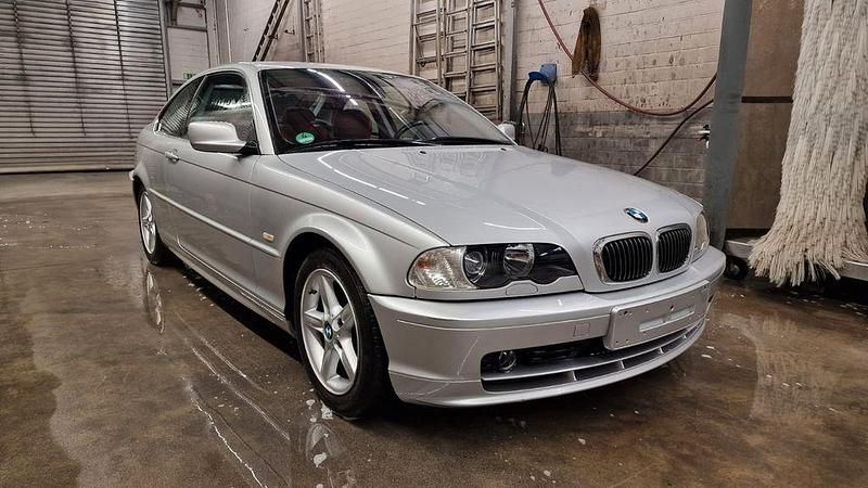 Silber Gebraucht 2001 BMW 325 Coupé | 8.990 € (Fairer Preis) - Bild 1/4