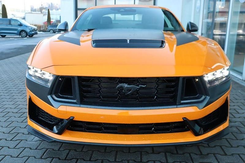 Neu Ford Mustang Dark Horse 454 PS (333 kW) 2026 Orange fury metallic Coupé