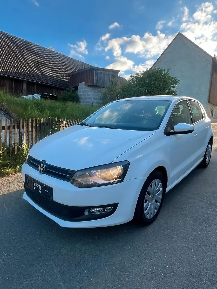 Gebraucht VW Polo 70 PS (51 kW) 2011 Weiß Kleinwagen