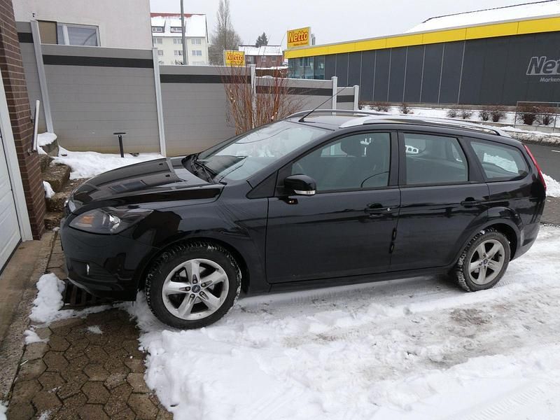 Schwarz Gebraucht 2010 Ford Focus Viva Kombi | 5.000 € (Fairer Preis) - Bild 1/4