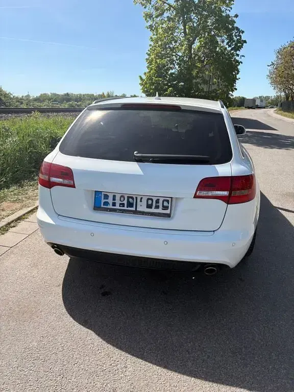 Gebraucht Audi A6 Comfort 190 PS (139 kW) 2011 Weiß Kombi