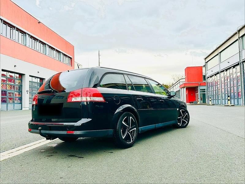 Gebraucht Opel Vectra 150 PS (110 kW) 2008 Schwarz Kombi