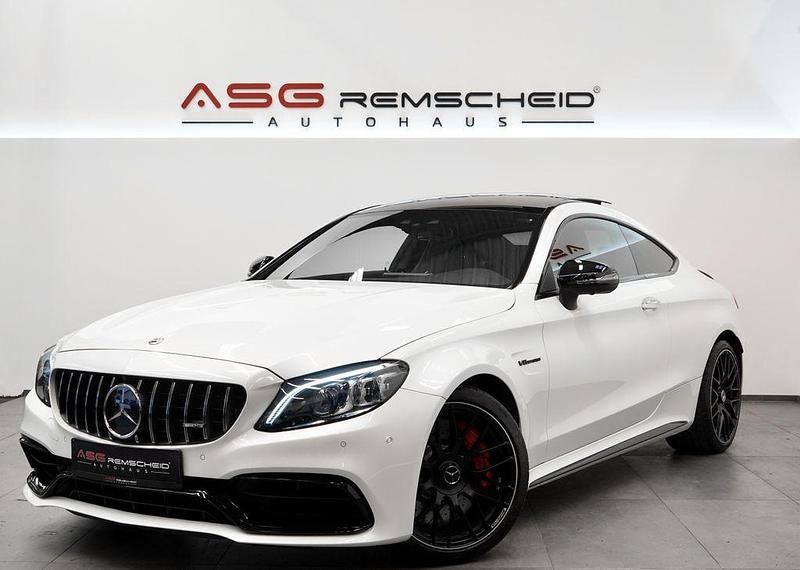 Weiß Gebraucht 2022 Mercedes C63 AMG AMG Coupé | 79.890 € (Teuer) - Bild 1/4