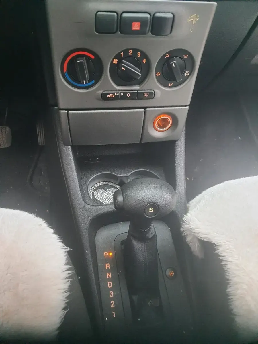 Gebraucht Opel Zafira 125 PS (91 kW) 2004 Silber Van / Kleinbus