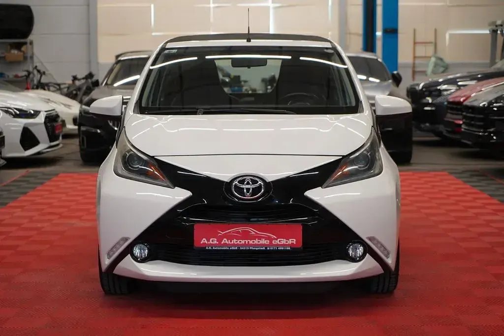 Gebraucht Toyota Aygo X-wave 69 PS (50 kW) 2015 Weiß Kleinwagen