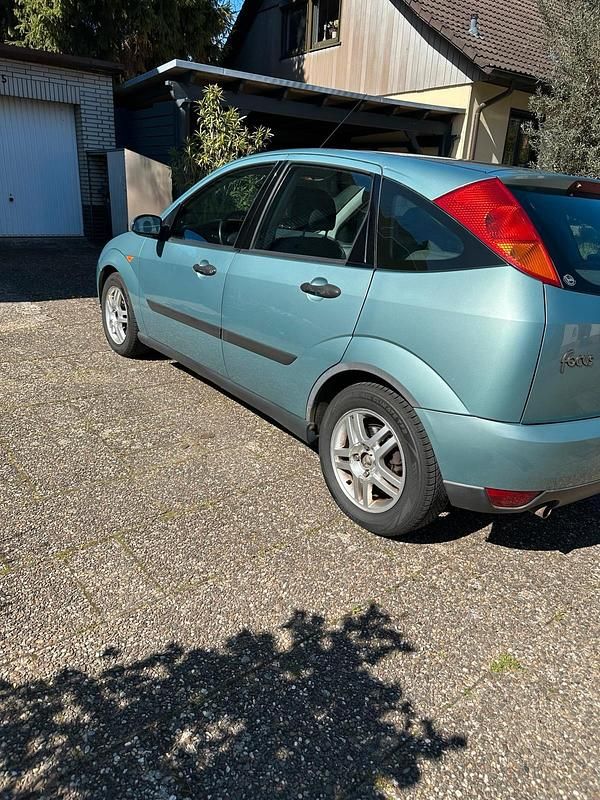 Second-hand Ford Focus 96 CP (70 kW) 1999 Verde Berlinǎ