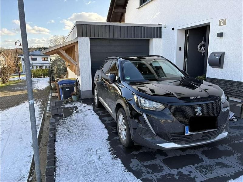 Gebraucht 2021 Peugeot e-2008 Allure SUV | 13.700 € (Superpreis) - Bild 1/4