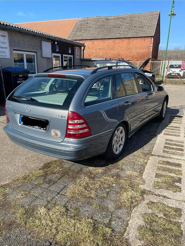 Gebraucht Mercedes C220 150 PS (110 kW) 2006 Grau Kombi