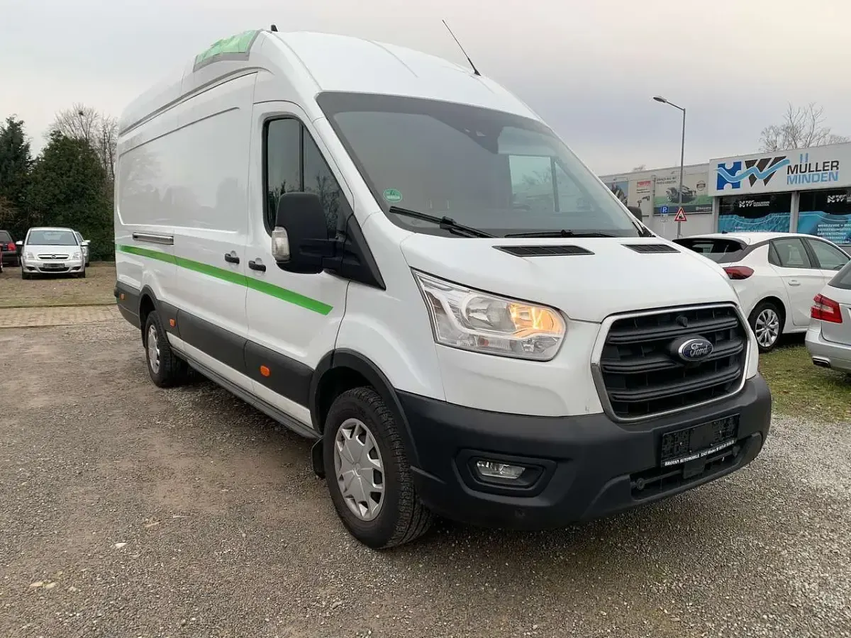 Gebraucht Ford Transit Trend 170 PS (125 kW) 2021 Frostweiß Van / Kleinbus