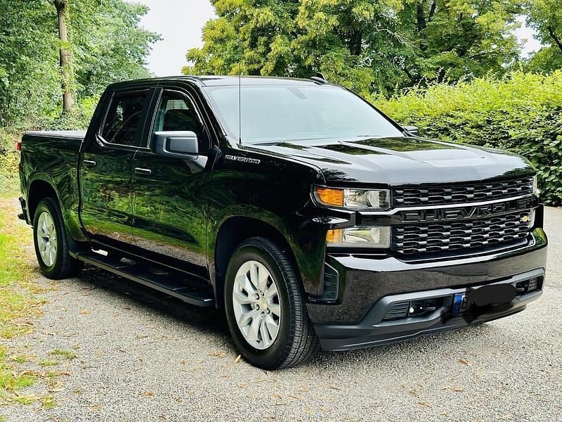 Gebraucht Chevrolet Silverado 314 PS (230 kW) 2022 Schwarz SUV