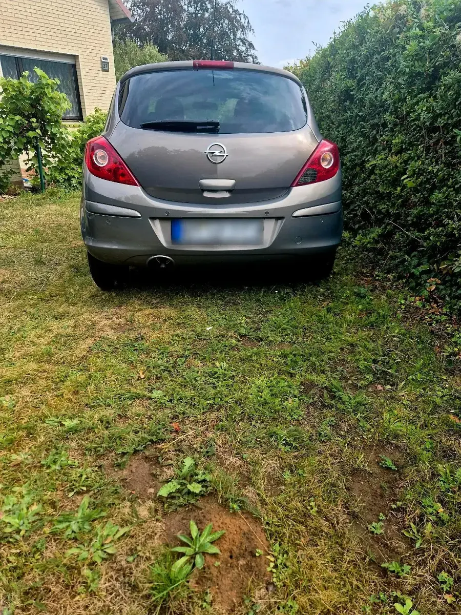 Gebraucht Opel Corsa 86 PS (63 kW) 2011 Braun Kleinwagen