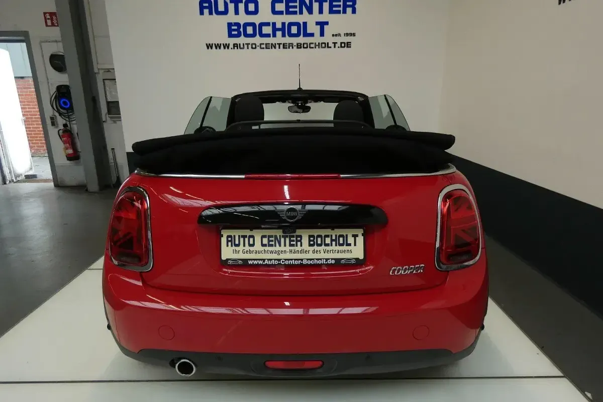 Gebraucht Mini Cooper Cabriolet Chili 136 PS (100 kW) 2019 Rot Cabrio