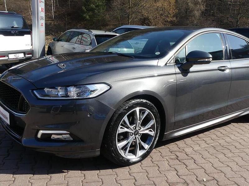 Grau Gebraucht 2018 Ford Mondeo ST-Line Limousine | 14.990 € (Etwas zu teuer) - Bild 1/4
