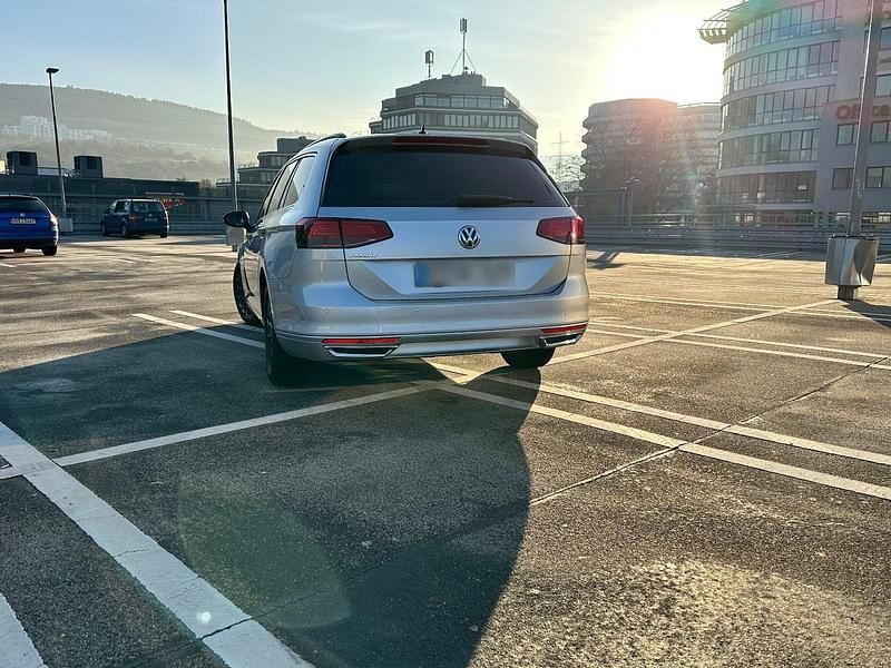 Gebraucht VW Passat Highline 150 PS (110 kW) 2018 Silber Kombi