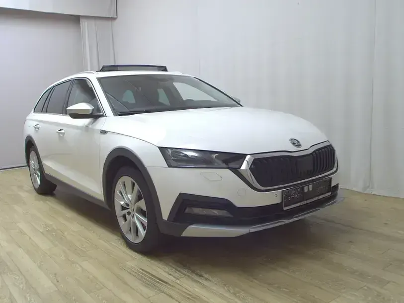 Gebraucht Skoda Octavia 200 PS (147 kW) 2022 Weiss Kombi