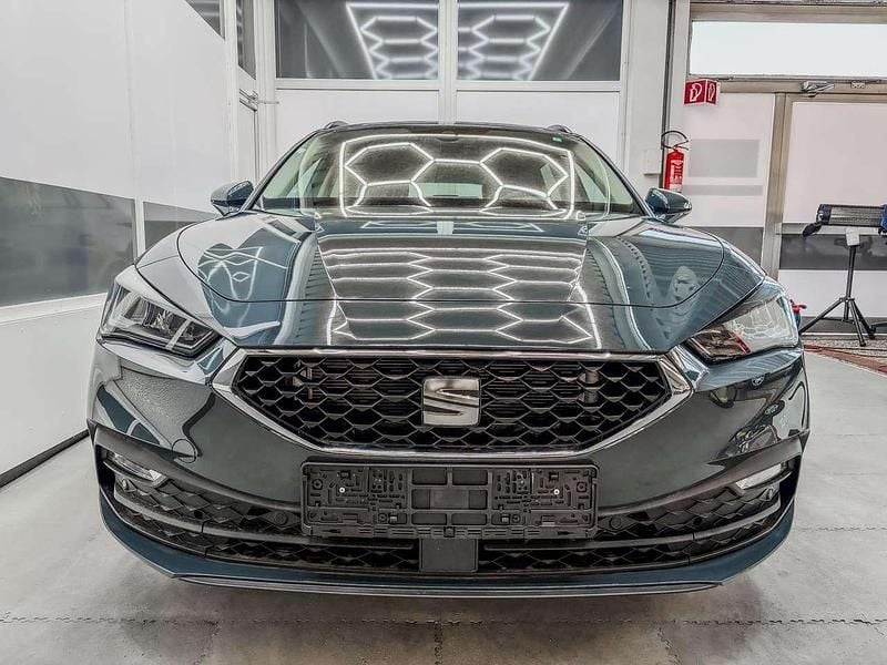 Neu Seat Leon Style 150 PS (110 kW) 2025 Fjord blau Kombi