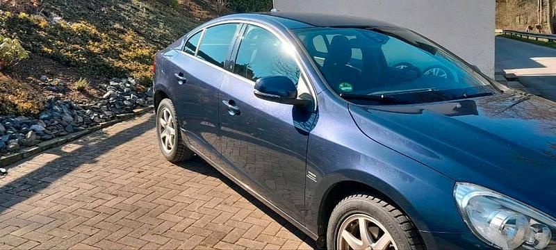 Gebraucht Volvo S60 163 PS (119 kW) 2012 Blau Limousine