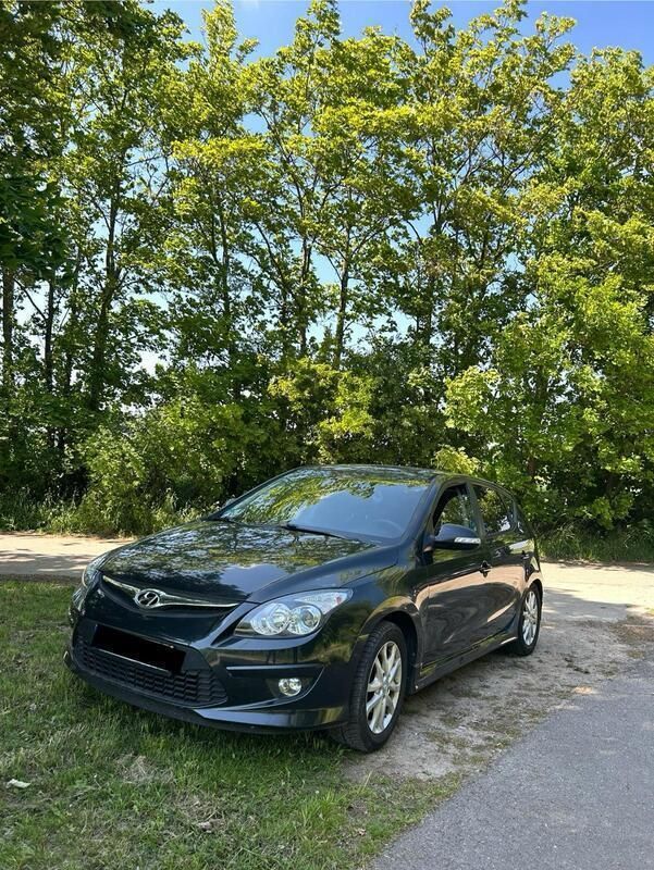 Schwarz Gebraucht 2010 Hyundai i30 Sport Kleinwagen | 3.500 € (Fairer Preis) - Bild 1/4