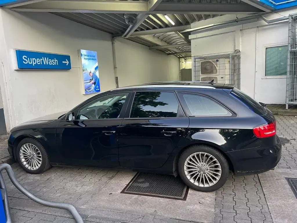 Gebraucht Audi A4 150 PS (110 kW) 2014 Schwarz Kombi