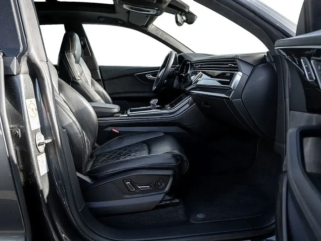 Gebraucht Audi Q8 Competition 286 PS (210 kW) 2023 Grau SUV