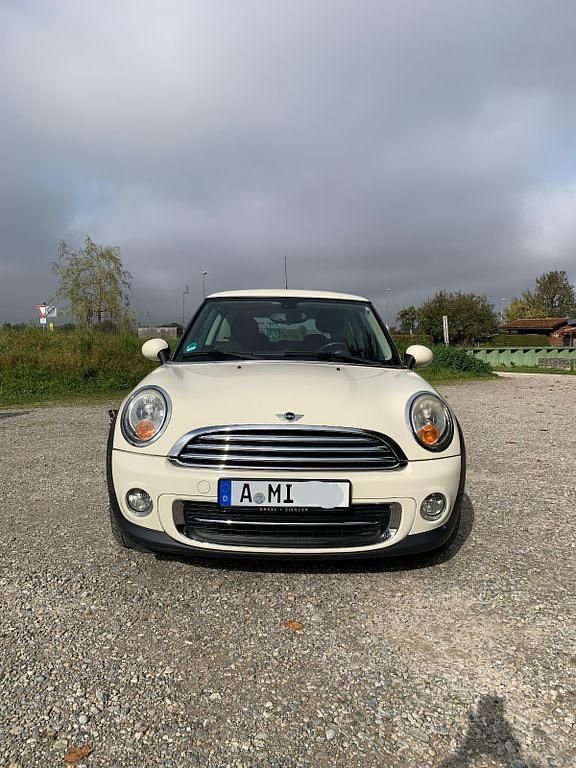 Weiß Gebraucht 2010 Mini Cooper Kleinwagen | 6.900 € (Fairer Preis) - Bild 1/4