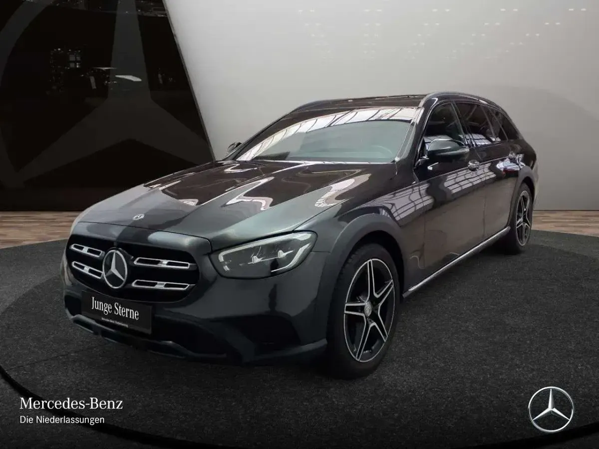 Gebraucht Mercedes E200 Night 197 PS (144 kW) 2021 Graphitgrau Kombi
