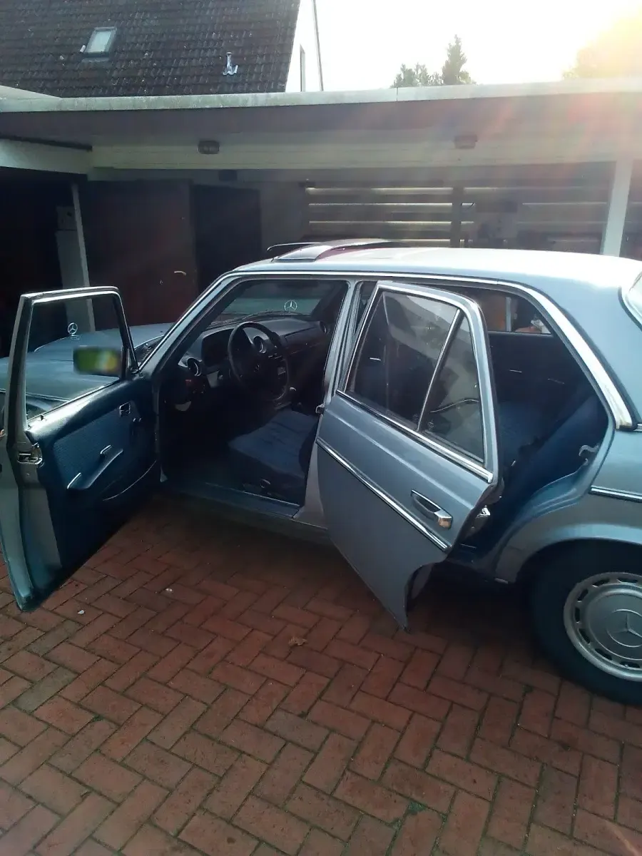 Gebraucht Mercedes 200 109 PS (80 kW) 1984 Grau Limousine