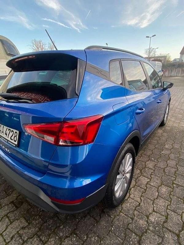 Neu Seat Arona 95 PS (69 kW) 2025 Saphirblau SUV
