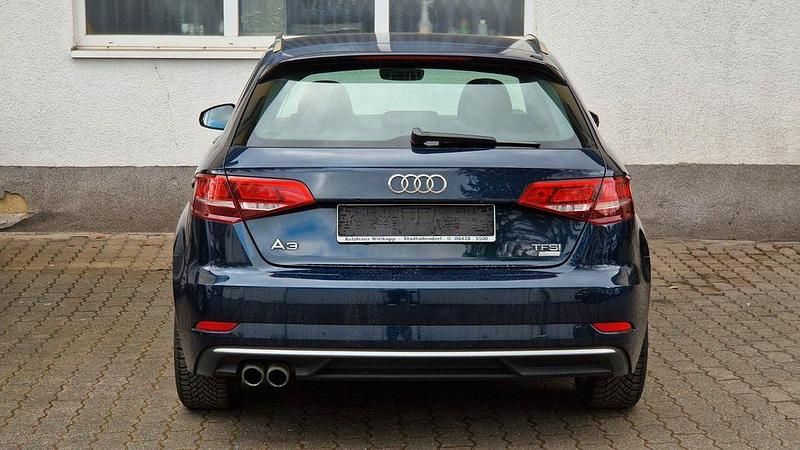 Gebraucht Audi A3 Sport 150 PS (110 kW) 2017 Blau Limousine