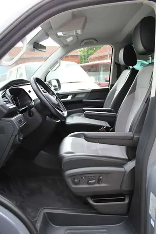 Gebraucht VW Multivan Generation Six 204 PS (150 kW) 2021 Grau Van / Kleinbus