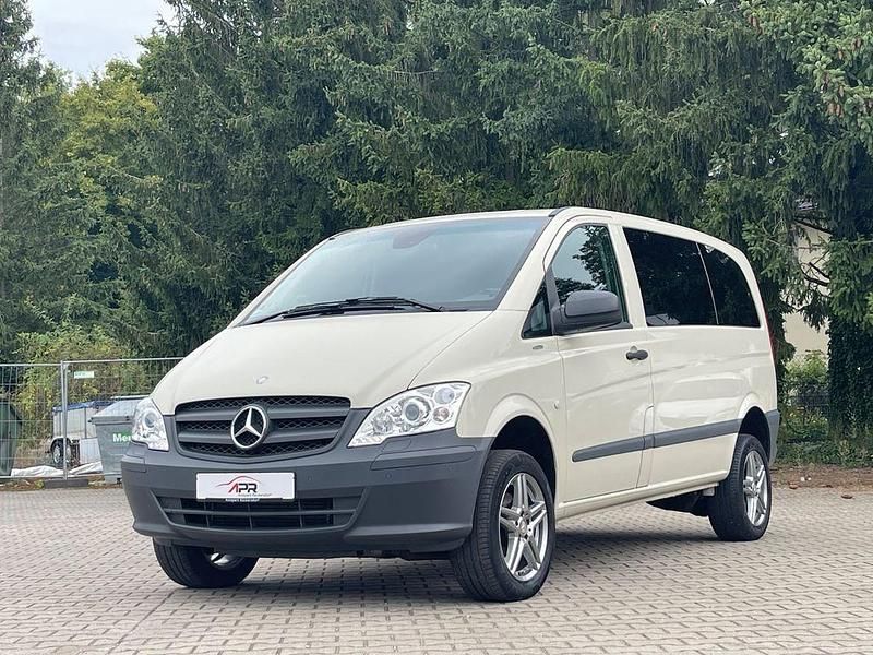 Grau Gebraucht 2012 Mercedes Vito Van / Kleinbus | 15.999 € (Teuer) - Bild 1/4