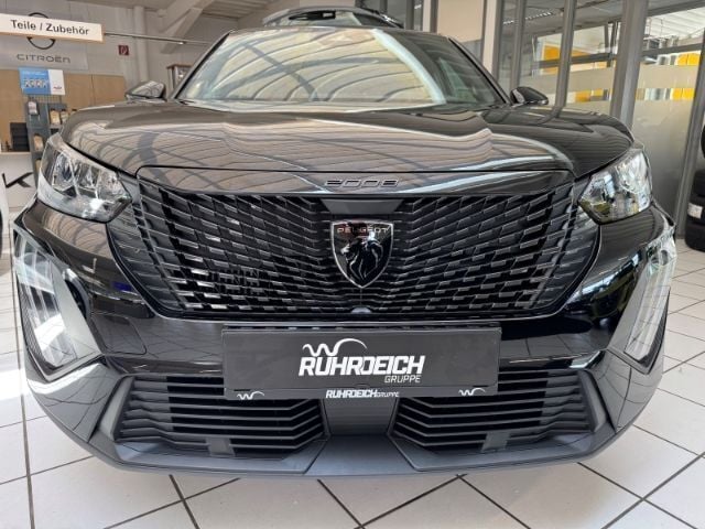 Neu Peugeot 2008 Style 145 PS (106 kW) 2025 Schwarz SUV