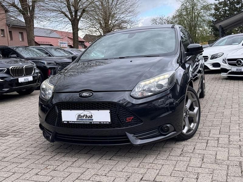 Używany Ford Focus ST 250 KM (183 kW) 2014 Czarny Sedan/Limuzyna