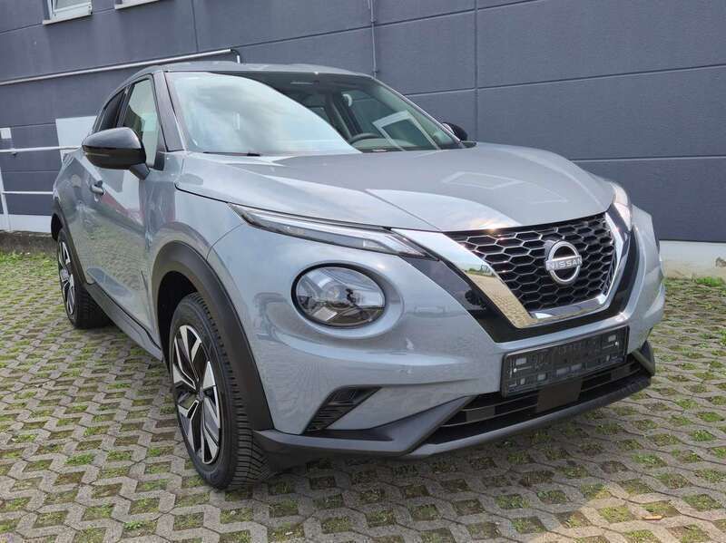 Ceramic grey Gebraucht 2024 Nissan Juke Acenta SUV | 22.450 € (Fairer Preis) - Bild 1/4