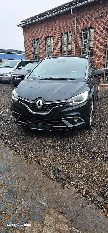 Schwarz Gebraucht 2017 Renault Scénic IV Bose Edition Van / Kleinbus | 6.890 € - Bild 1/4