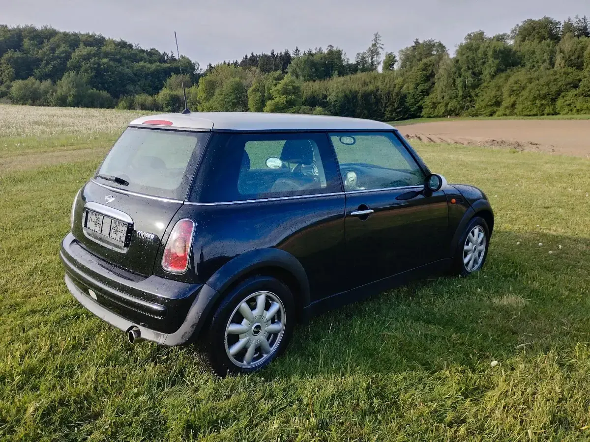 Używany Mini Cooper 116 KM (85 kW) 2007 Czarny Hatchback
