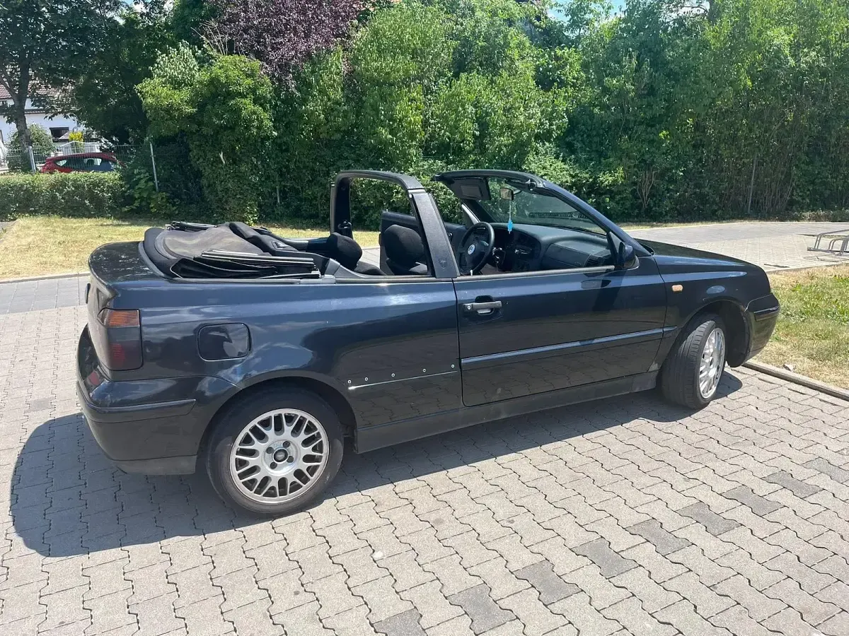 Gebraucht VW Golf Cabriolet 100 PS (73 kW) 1998 Schwarz Cabrio