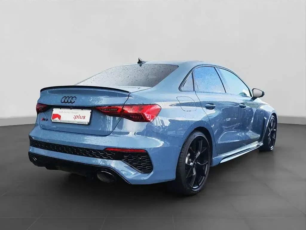 Gebraucht Audi RS3 Ambiente 400 PS (294 kW) 2024 Kemoragrau metallic Limousine